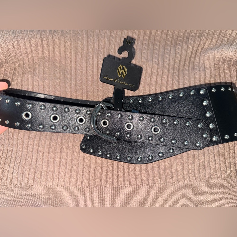 House of Harlow wide women’s belt with silver detail size M